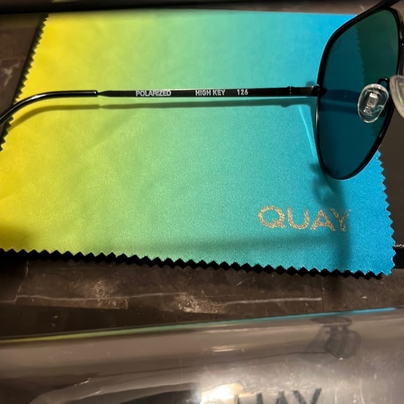 QUAY HIGHKEY SUNGLASSES